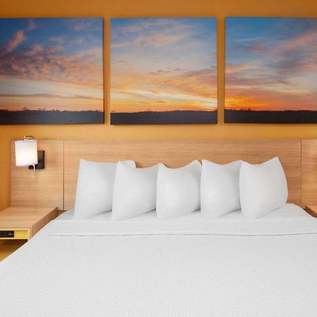 Days Inn By Wyndham Rockford I-90 Casino District Экстерьер фото