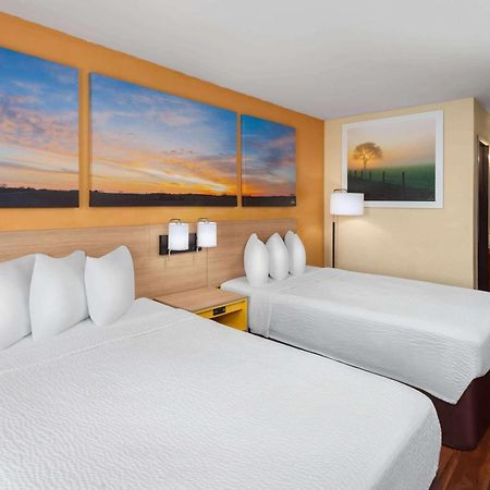 Days Inn By Wyndham Rockford I-90 Casino District Экстерьер фото