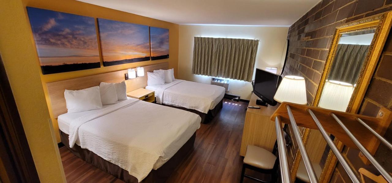 Days Inn By Wyndham Rockford I-90 Casino District Экстерьер фото