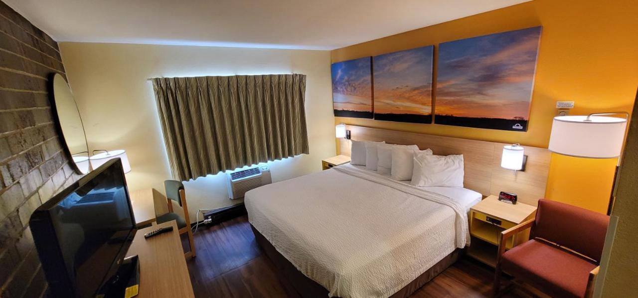 Days Inn By Wyndham Rockford I-90 Casino District Экстерьер фото