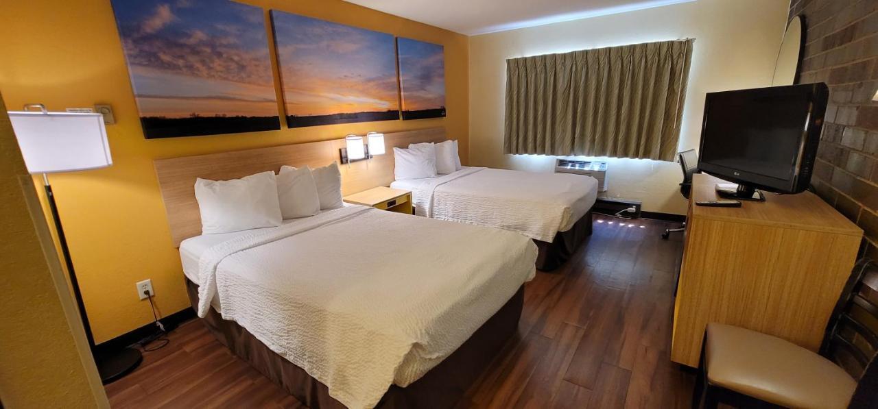 Days Inn By Wyndham Rockford I-90 Casino District Экстерьер фото