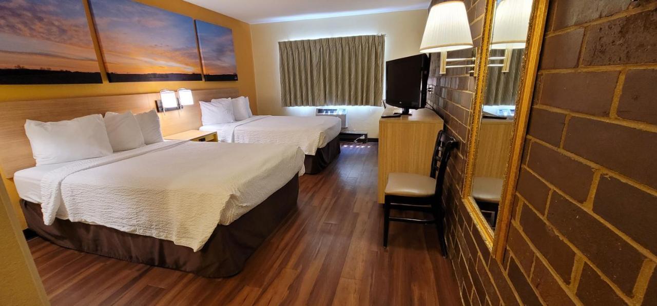 Days Inn By Wyndham Rockford I-90 Casino District Экстерьер фото