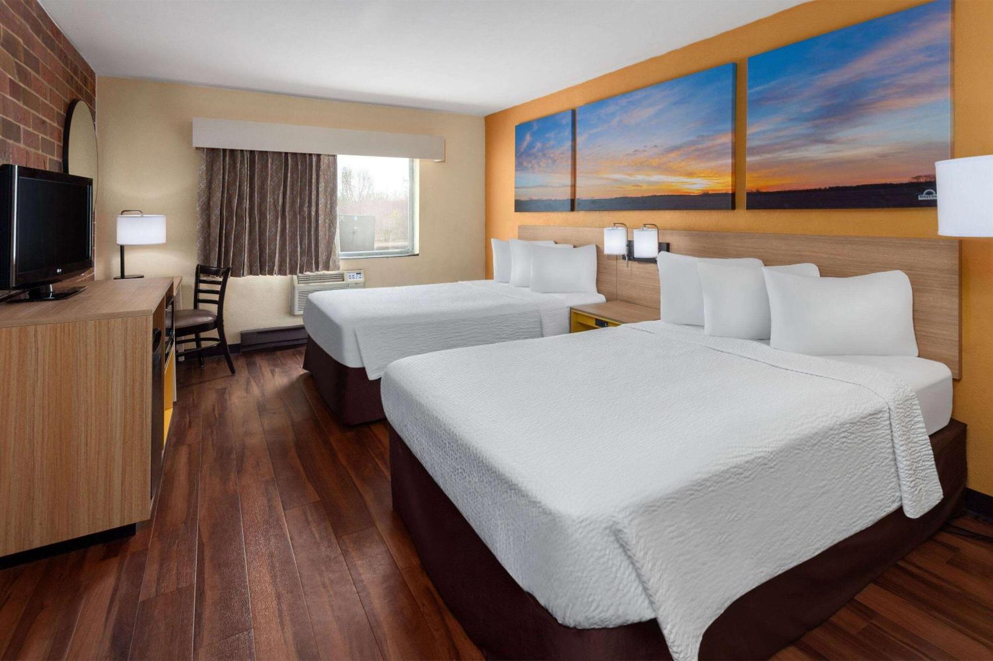 Days Inn By Wyndham Rockford I-90 Casino District Экстерьер фото