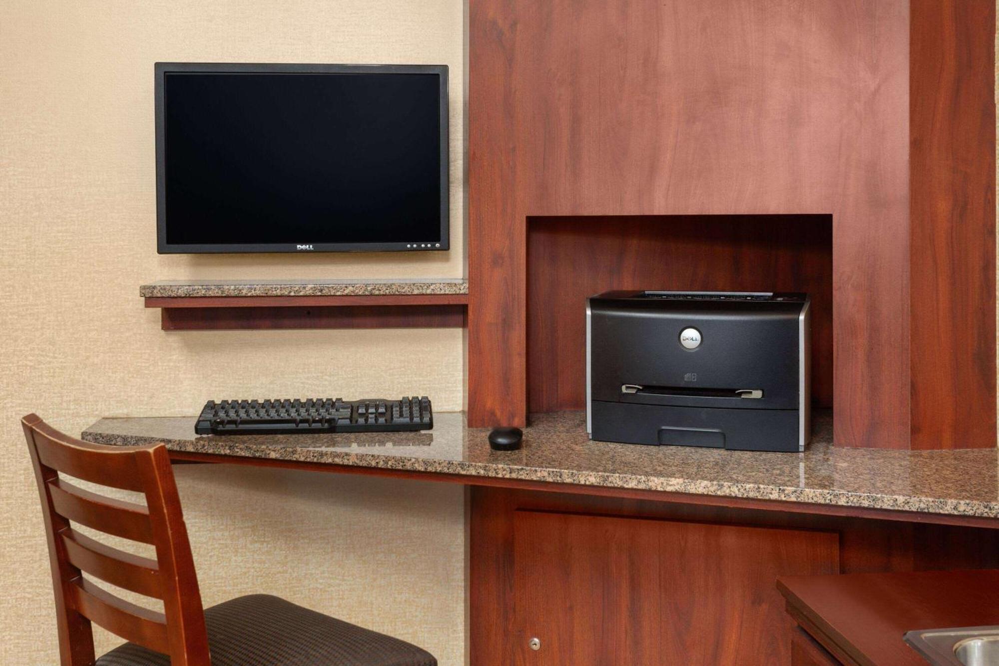 Days Inn By Wyndham Rockford I-90 Casino District Экстерьер фото